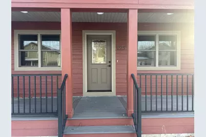 1223  9th St, La Crosse, WI 54601 - Photo 2