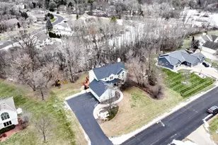 412 E Red Pine Cir, Dousman, WI 53118 - Photo 30