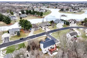 412 E Red Pine Cir, Dousman, WI 53118 - Photo 28