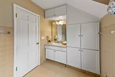 5234 N Berkeley Blvd, Whitefish Bay, WI 53217 - Photo 32