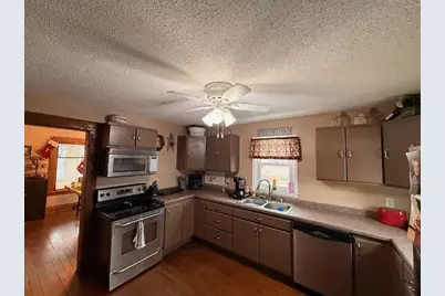 406  South St, Caledonia, MN 55921 - Photo 14