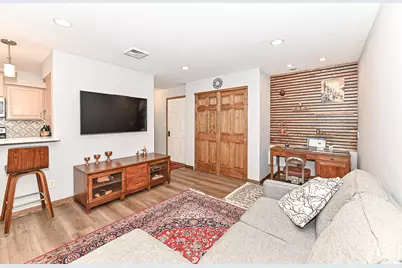 12990 W Bluemound Rd #202, Elm Grove, WI 53122 - Photo 6