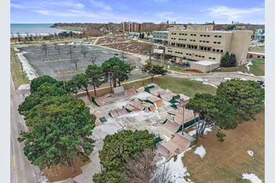 718  Lake Ave, Racine, WI 53403 - Photo 30