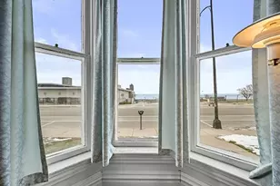 718 Lake Ave, Racine, WI 53403 - Photo 8