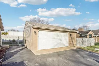 730 E Mackinac Ave, Oak Creek, WI 53154 - Photo 34