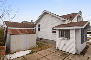 2323 9th Pl, Two Rivers, WI 54241 - Photo 6