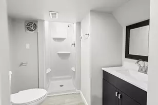 4068 N 72nd St, Milwaukee, WI 53216 - Photo 14