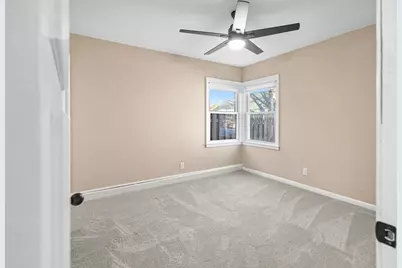 4068 N 72nd St, Milwaukee, WI 53216 - Photo 10