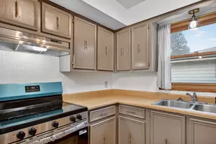 9043 N 86th St, Milwaukee, WI 53224 - Photo 10