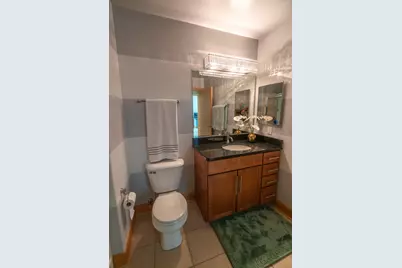1550 E Royall Pl #913, Milwaukee, WI 53202 - Photo 28