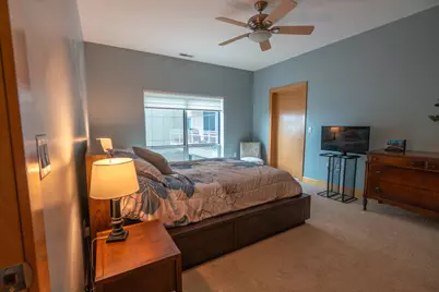 1550 E Royall Pl #913, Milwaukee, WI 53202 - Photo 18