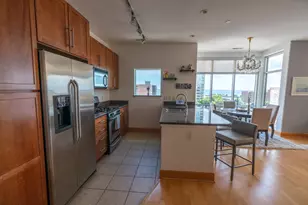 1550 E Royall Pl, Milwaukee, WI 53202 - Photo 10