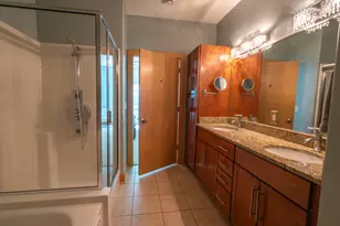 1550 E Royall Pl, Milwaukee, WI 53202 - Photo 22