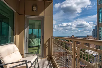 1550 E Royall Pl #913, Milwaukee, WI 53202 - Photo 6