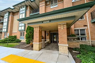 15295 W Library Ln, New Berlin, WI 53151 - Photo 22