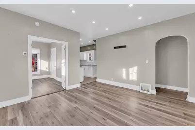 1130 S Memorial Dr, Racine, WI 53403 - Photo 18