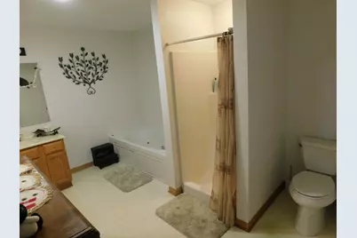 2412  Fox River Pkwy #L, Waukesha, WI 53189 - Photo 20