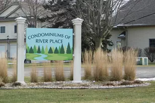 2412 Fox River Pkwy, Waukesha, WI 53189 - Photo 32