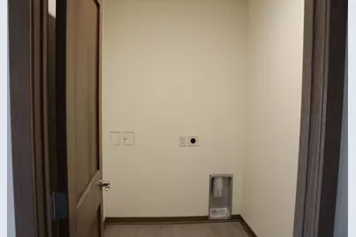 918  Drumlin Dr, Kewaskum, WI 53040 - Photo 8