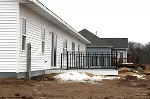 918 Drumlin Dr, Kewaskum, WI 53040 - Photo 4