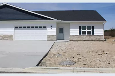 920  Drumlin Dr #Unit 2, Kewaskum, WI 53040 - Photo 1
