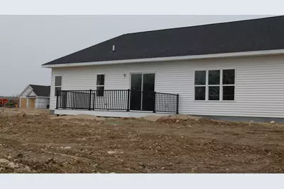 920  Drumlin Dr, Kewaskum, WI 53040 - Photo 2