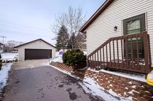 520 Greenmeadow Dr, Waukesha, WI 53188 - Photo 22