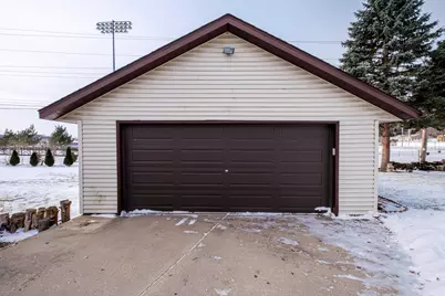 520  Greenmeadow Dr, Waukesha, WI 53188 - Photo 32