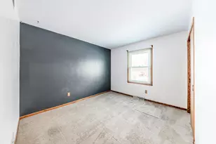 520 Greenmeadow Dr, Waukesha, WI 53188 - Photo 14