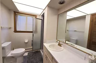 17420 Royalcrest Dr, Brookfield, WI 53045 - Photo 8