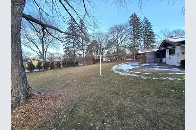 17420  Royalcrest Dr, Brookfield, WI 53045 - Photo 2