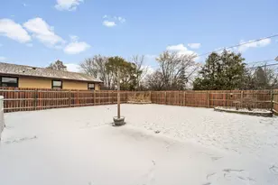 7230 S 38th St, Franklin, WI 53132 - Photo 16