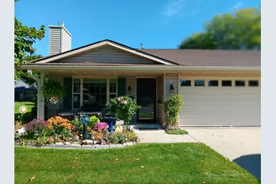 1624  Garden Ln, West Bend, WI 53095 - Photo 2