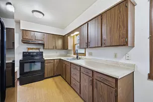 494 Bruce St, Fond du Lac, WI 54935 - Photo 4