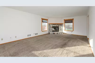 3212  Redbird Ln, Racine, WI 53402 - Photo 6