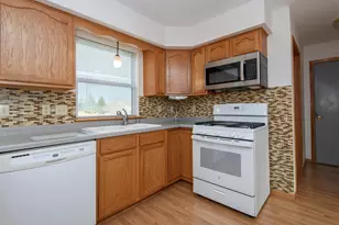 3212 Redbird Ln, Racine, WI 53402 - Photo 14