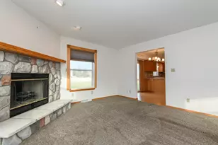 3212 Redbird Ln, Racine, WI 53402 - Photo 10