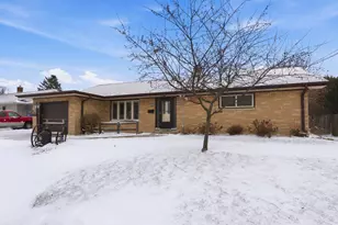 1223 S 25th St, Manitowoc, WI 54220 - Photo 2