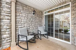 N17W26475 Meadowgrass Circle, Pewaukee, WI 53072 - Photo 22