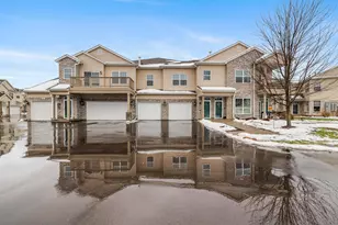 N17W26475 Meadowgrass Circle, Pewaukee, WI 53072 - Photo 2