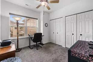 N17W26475 Meadowgrass Circle, Pewaukee, WI 53072 - Photo 18