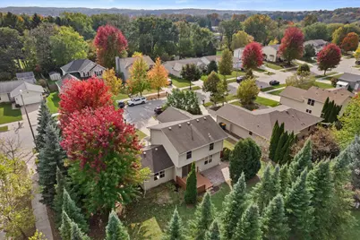 2606  Park Forest Dr, West Bend, WI 53090 - Photo 32