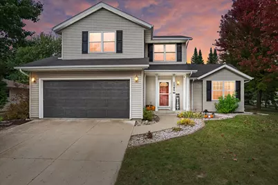 2606  Park Forest Dr, West Bend, WI 53090 - Photo 2