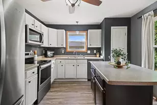 2606 Park Forest Dr, West Bend, WI 53090 - Photo 16