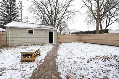 5000 N Shoreland Ave, Whitefish Bay, WI 53217 - Photo 24