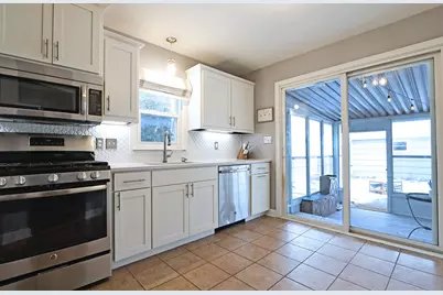 5000 N Shoreland Ave, Whitefish Bay, WI 53217 - Photo 6