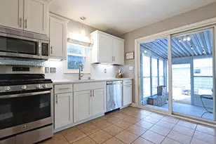 5000 N Shoreland Ave, Whitefish Bay, WI 53217 - Photo 6