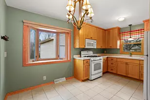 6840 Carlin Ct, Racine, WI 53406 - Photo 10