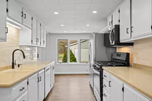 132 Fontana Ave, Fontana, WI 53125 - Photo 14