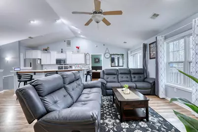 9239 S 54th St, Franklin, WI 53132 - Photo 10